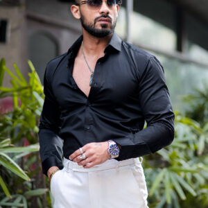 SOLID BLACK SHIRT